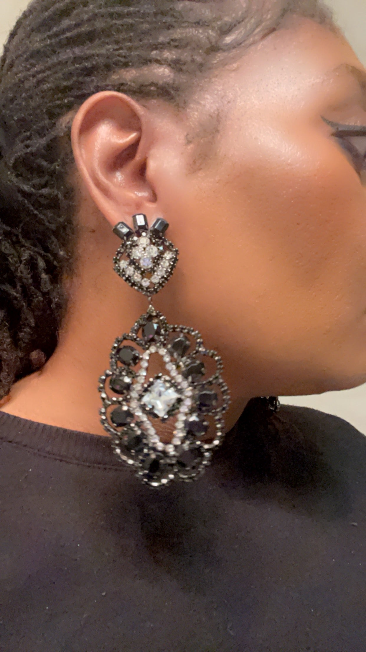 Luxurious Black Rhinestone Flower Dangle Earrings